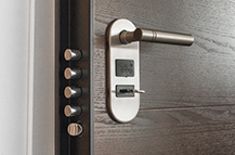 Commercial door lock cylinder with keys